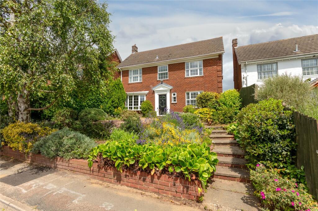 4 bedroom detached house for sale in Ampthill Road, Maulden