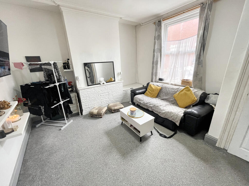 2 bedroom terraced house