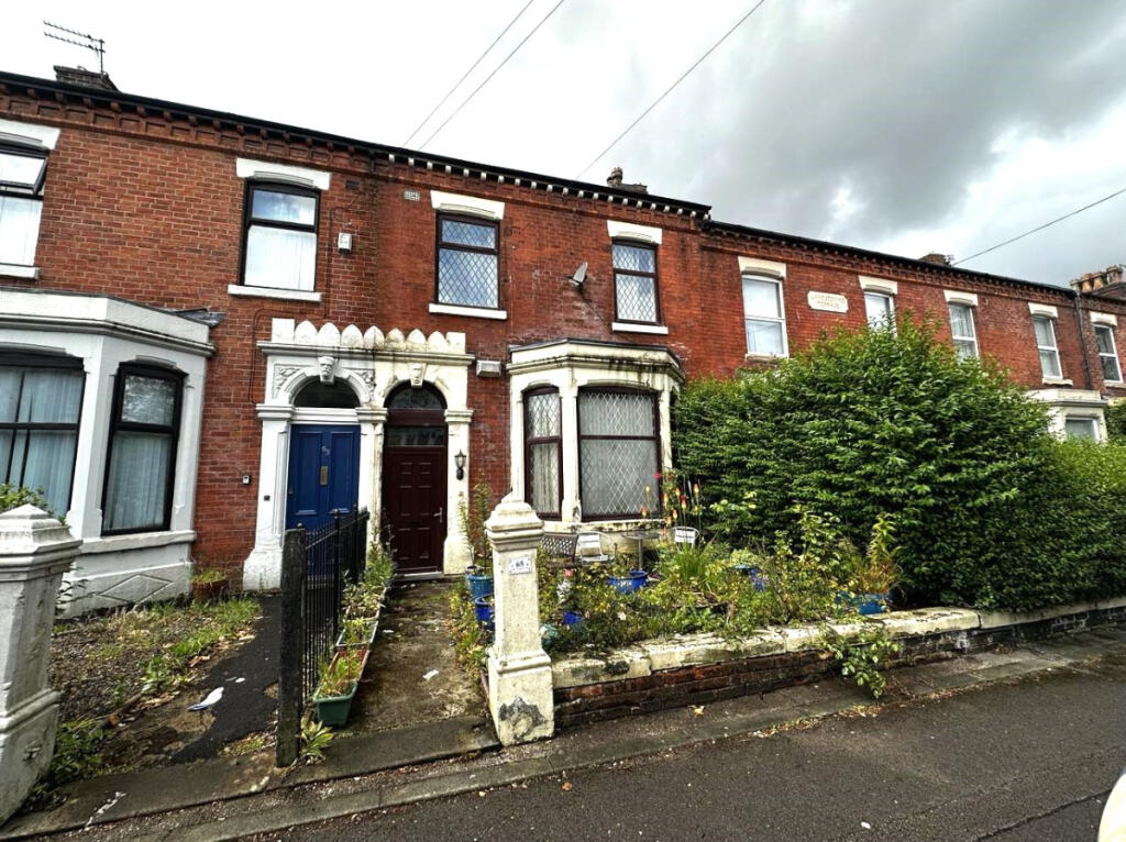 5 bedroom terraced house for sale in Brackenbury Road Preston PR1 7UQ, PR1