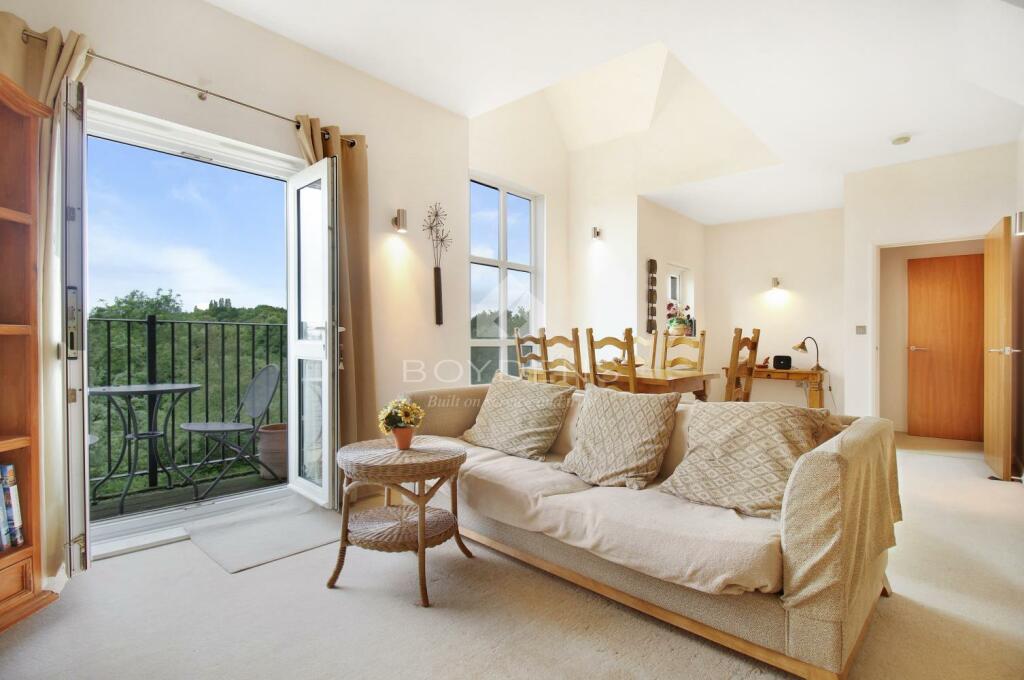 2 bedroom duplex for sale in Bartholomew Court, Mile End Road, Colchester, Essex, CO4