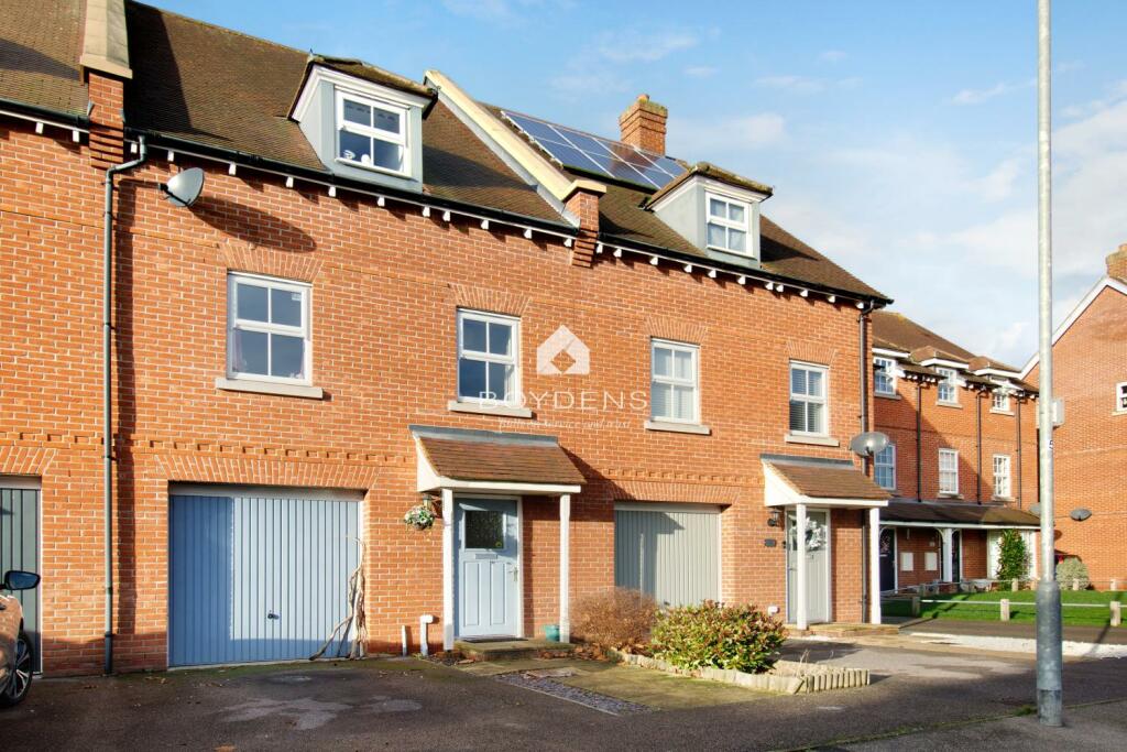 3 bedroom town house for sale in Richmond Road, Abbey Fields