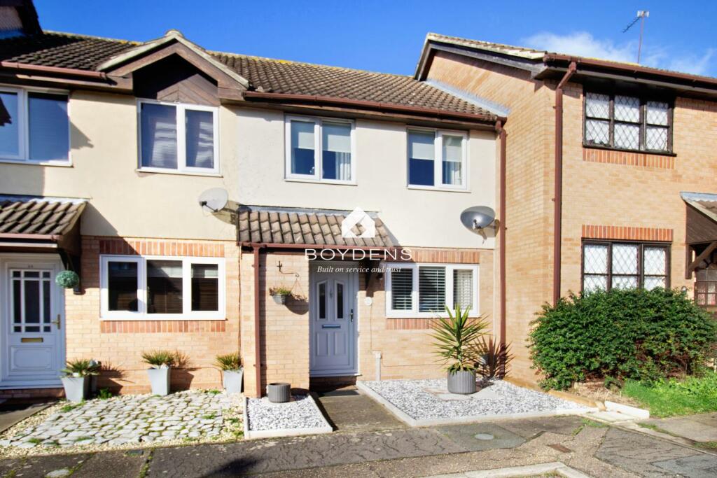 2 bedroom terraced house for sale in Bignell Croft, Highwoods, North