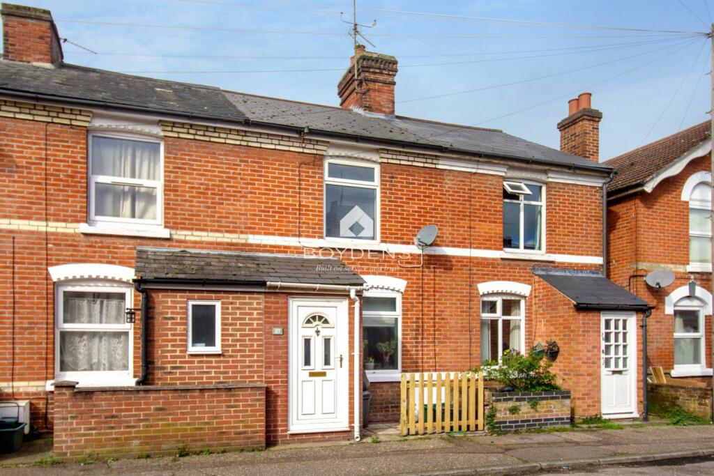 3 bedroom terraced house for sale in Victor Road, Colchester, CO1