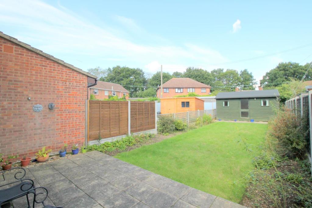 2 bedroom semidetached house for sale in Armoury Road, West Bergholt