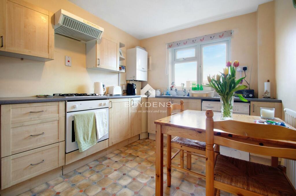 Additional property image - Queens Court, Holland on Sea