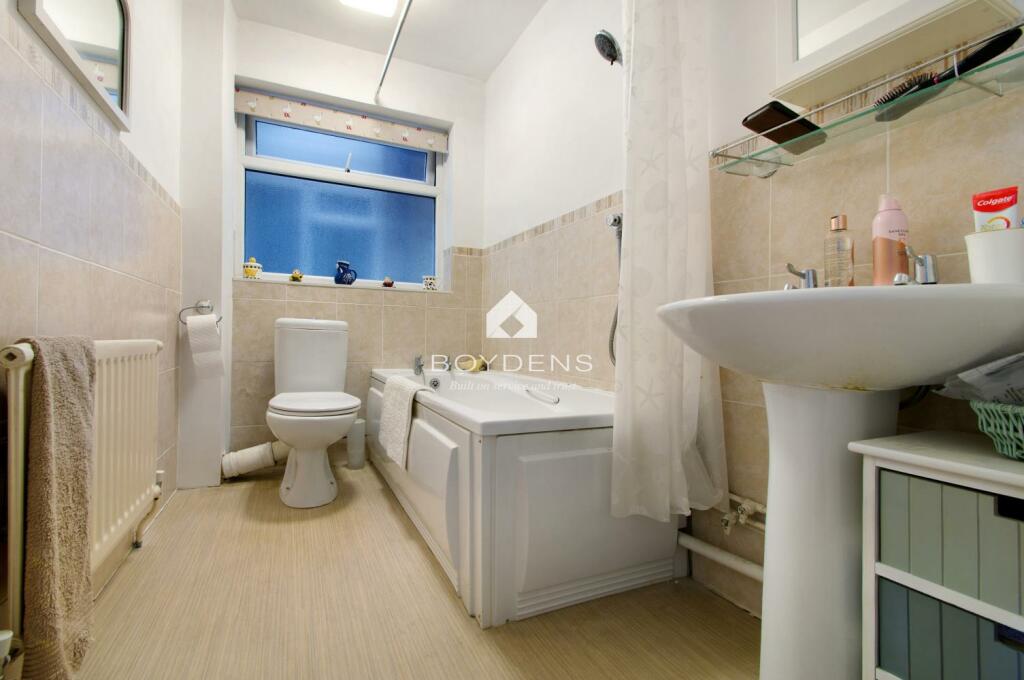 Additional property image - Queens Court, Holland on Sea