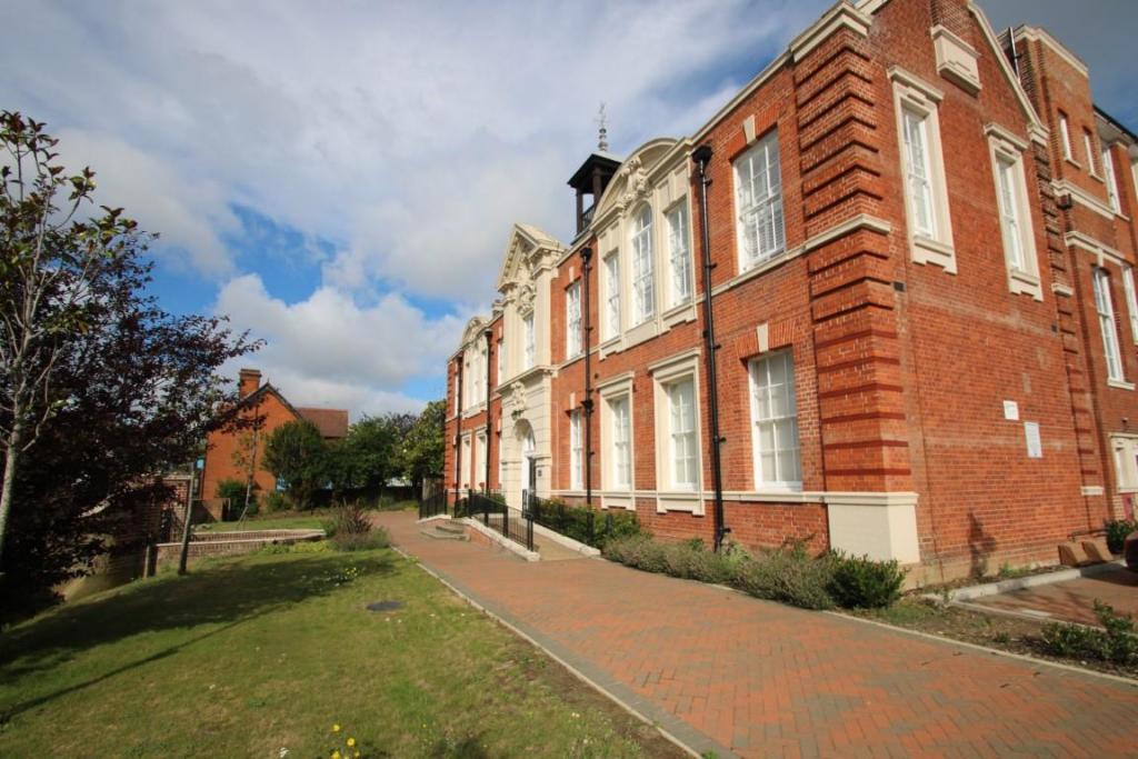 2 bedroom apartment for sale in Tabor House, Braintree, CM7