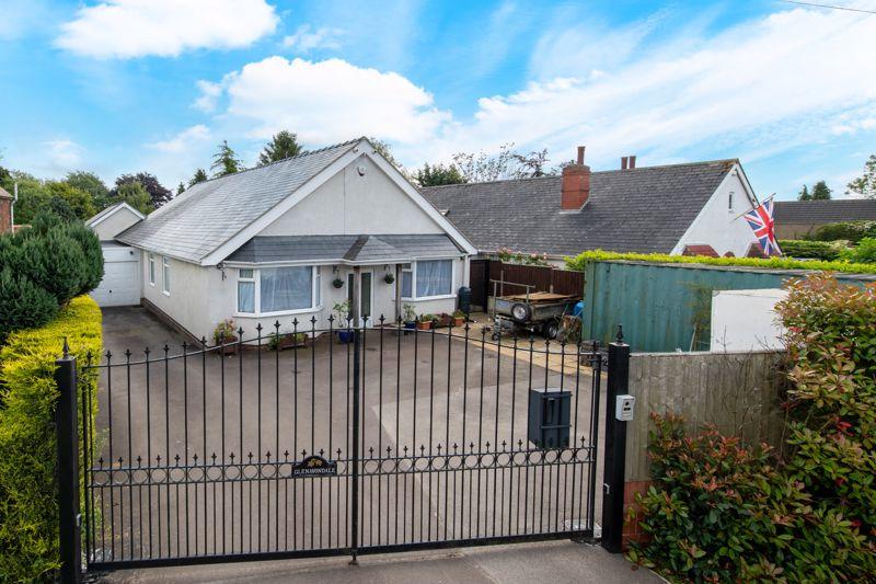 5 bedroom bungalow for sale in Glenavondale, Lincoln Road, Nettleham, LN2