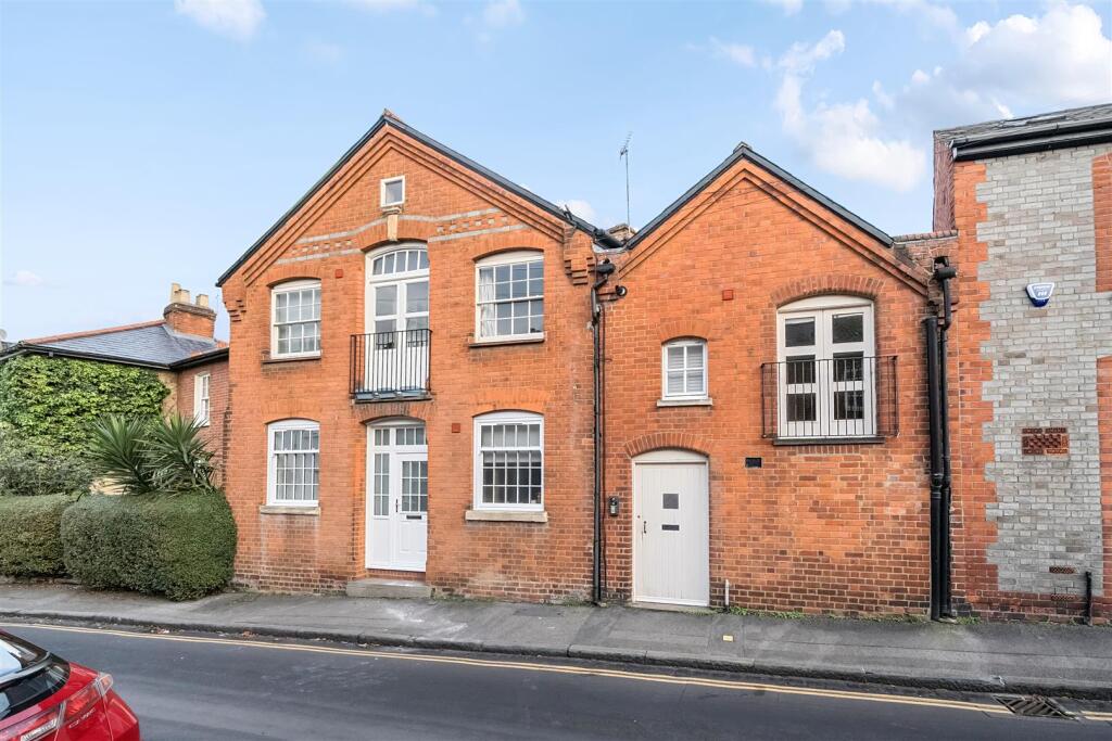 Main image of property: St. Johns Hill, Reading, Berkshire