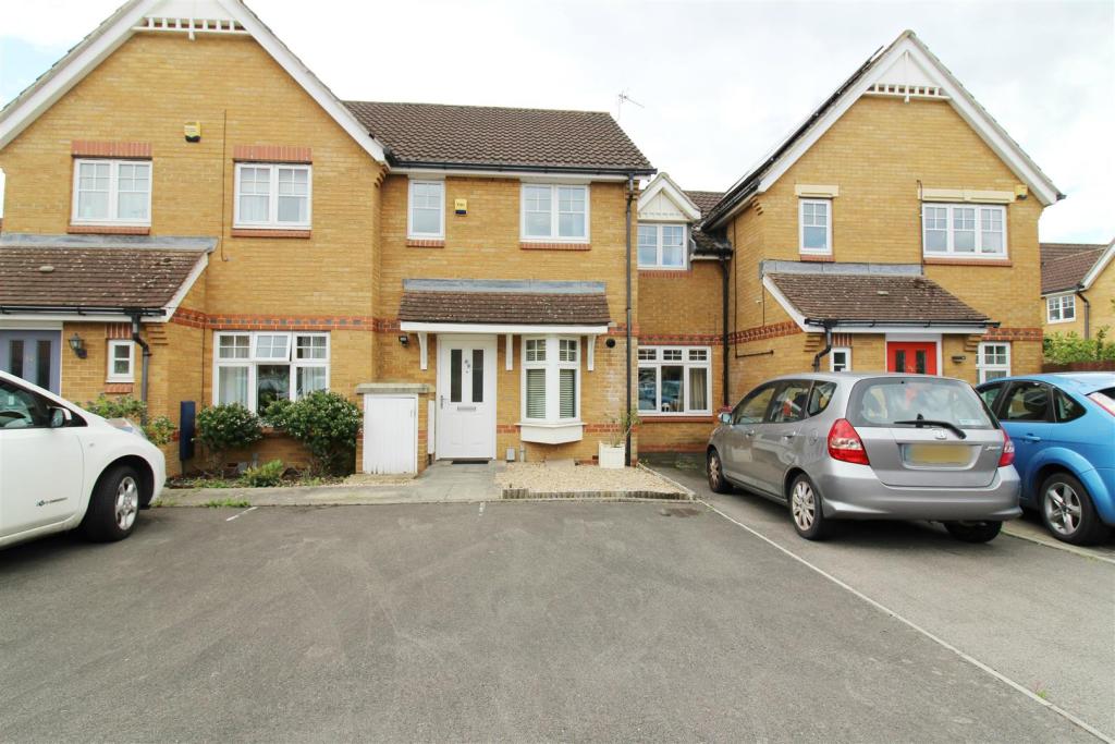 2 bedroom terraced house for sale in Clonmel Close, Caversham, Reading, RG4