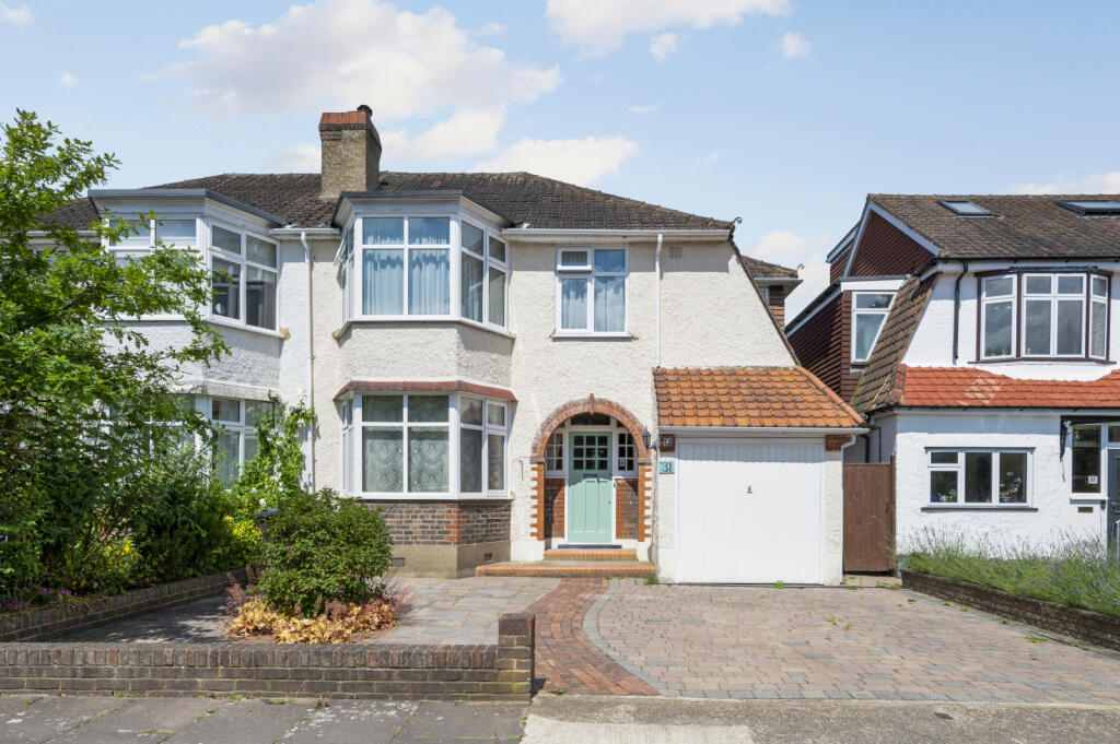 Main image of property: The Byeways, Surbiton, KT5