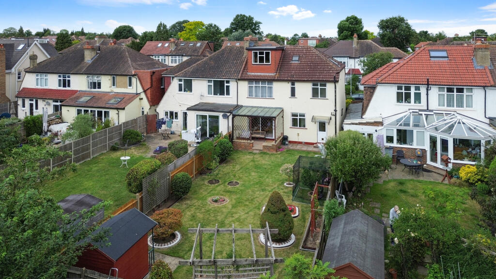 Main image of property: The Byeways, Surbiton, KT5