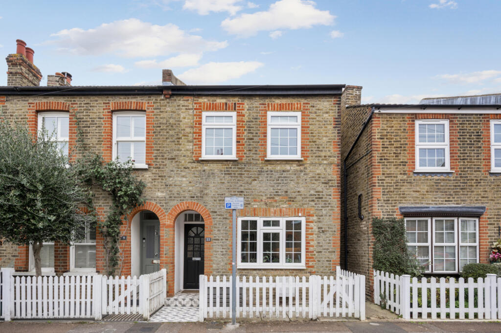 Main image of property: Minniedale, Surbiton, KT5