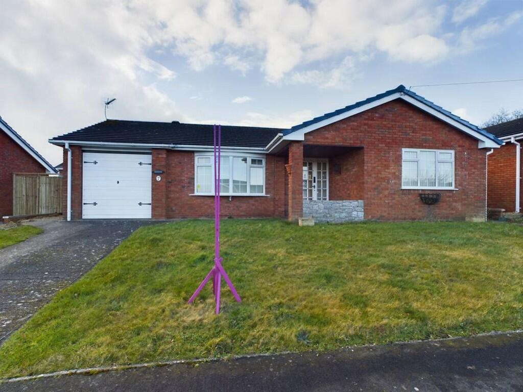 2 bedroom detached bungalow for sale in Roman Way, Buckley, CH7