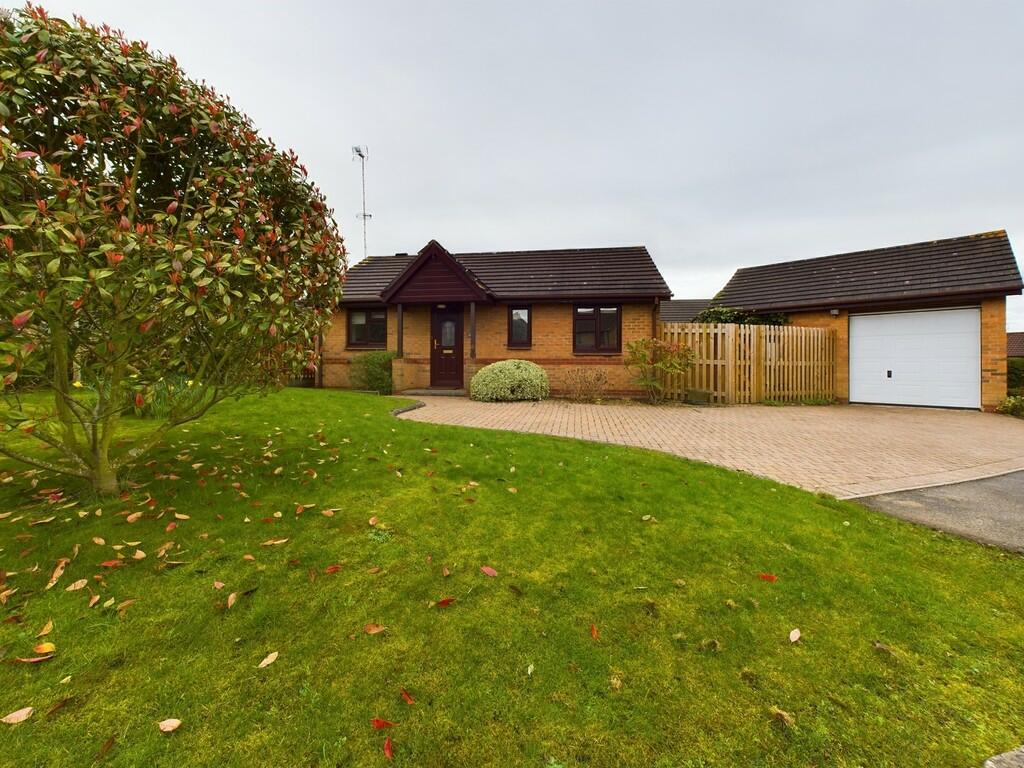2 bedroom detached bungalow for sale in Peach Field, Great Boughton, CH3