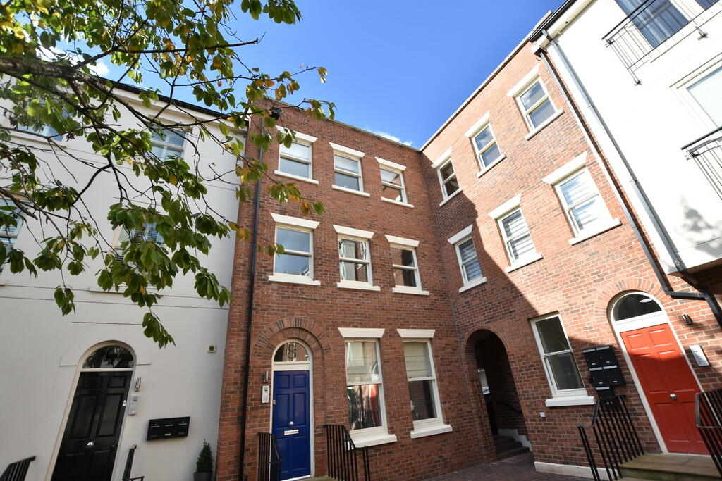 1 bedroom apartment for sale in Heritage Court, Lower Bridge Street, CH1