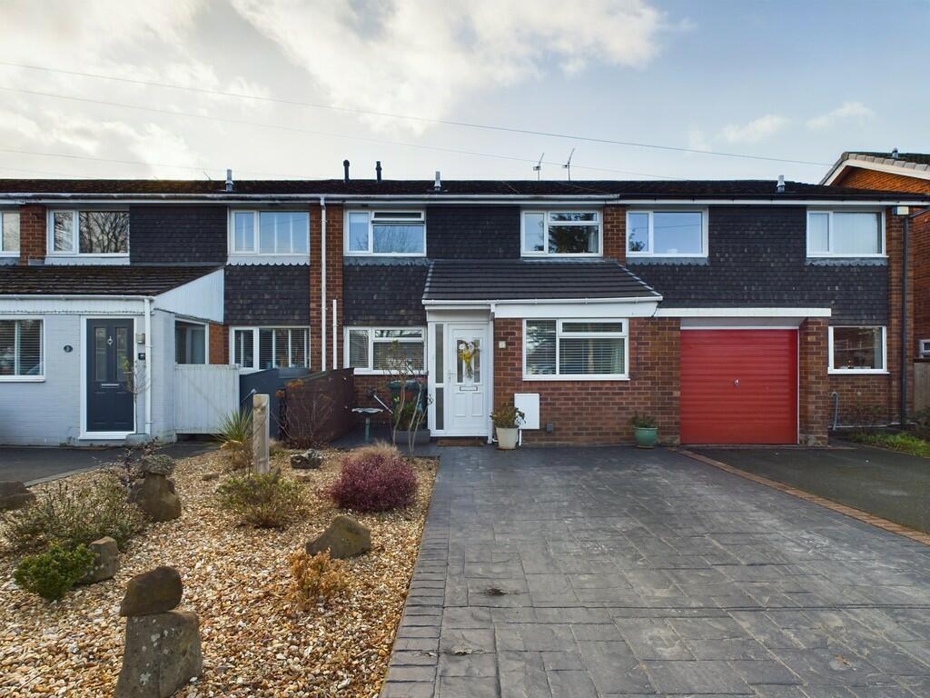 3 bedroom terraced house for sale in Oldfield Drive, Vicars Cross, CH3
