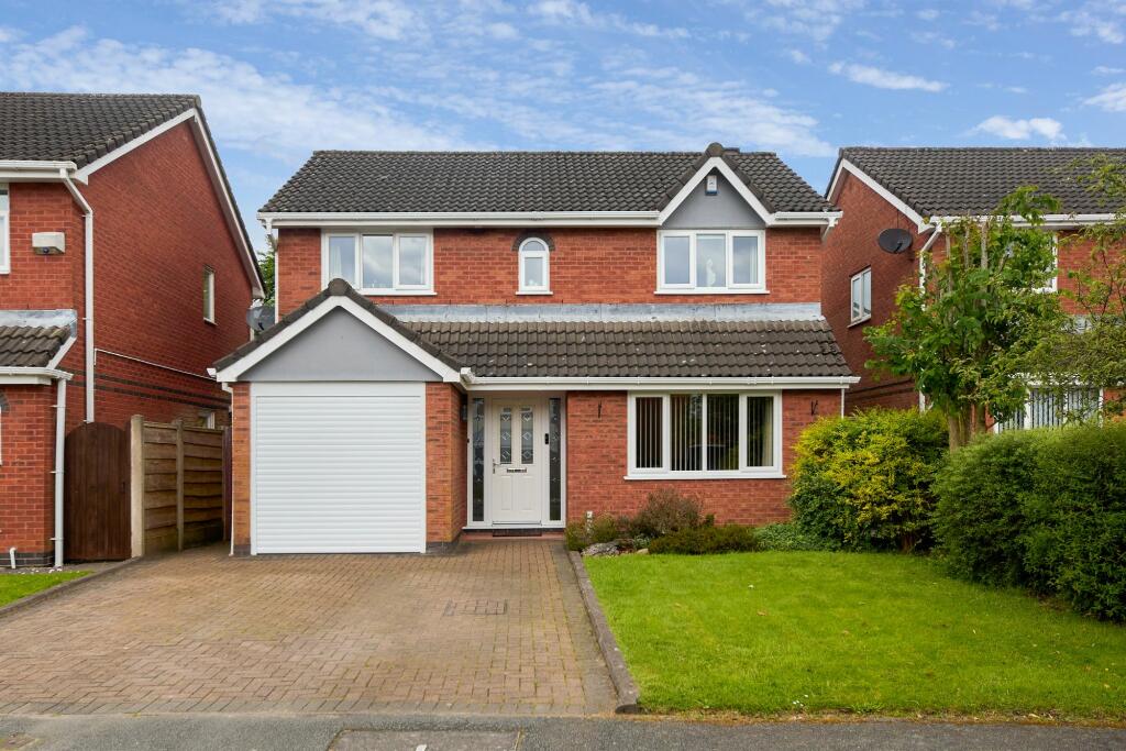 4 bedroom detached house for sale in Parklands Drive, Aspull, WN2