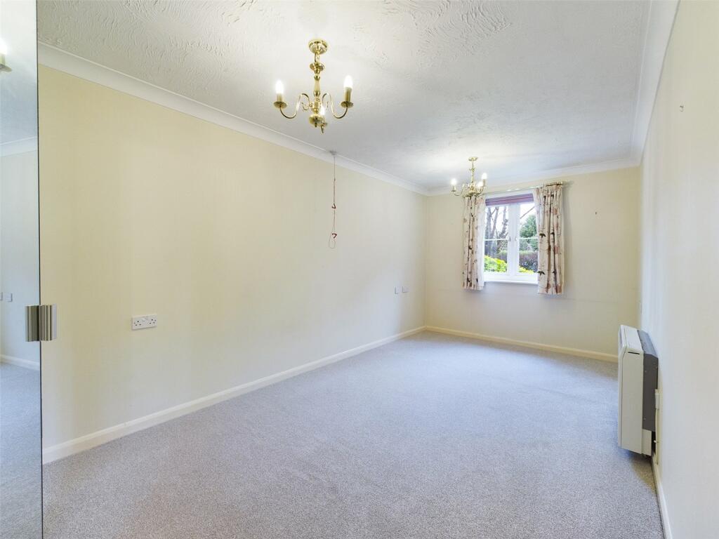 1 bedroom apartment for sale in Waltham Road, Twyford, Reading