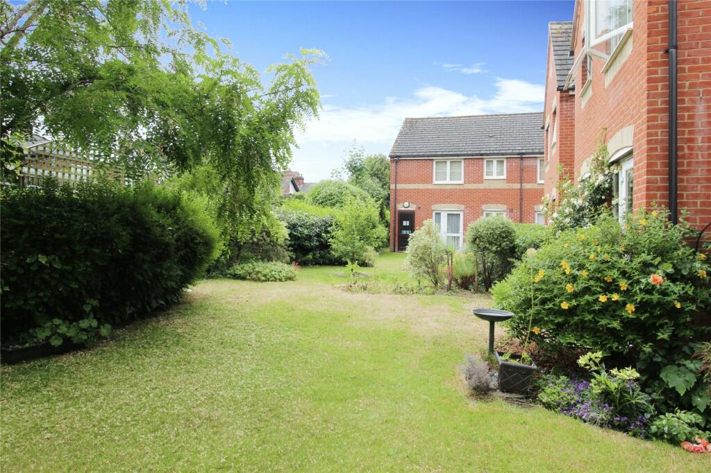 1 bedroom apartment for sale in Waltham Road, Twyford, Reading ...