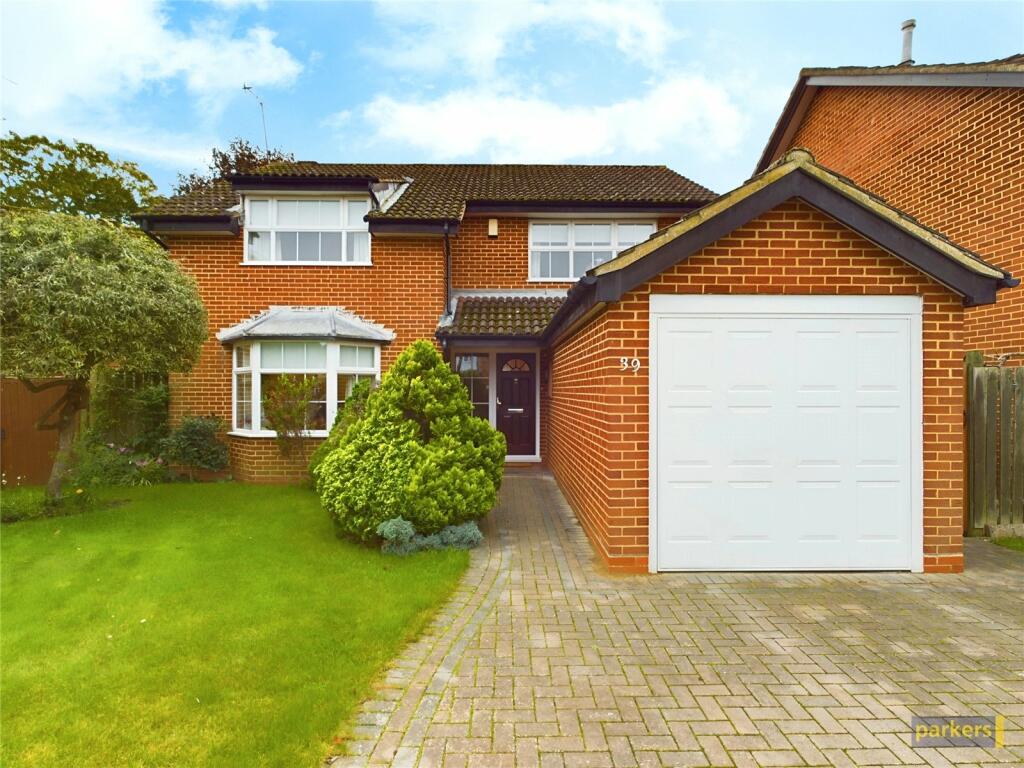 4 bedroom detached house for sale in Gingells Farm Road, Charvil