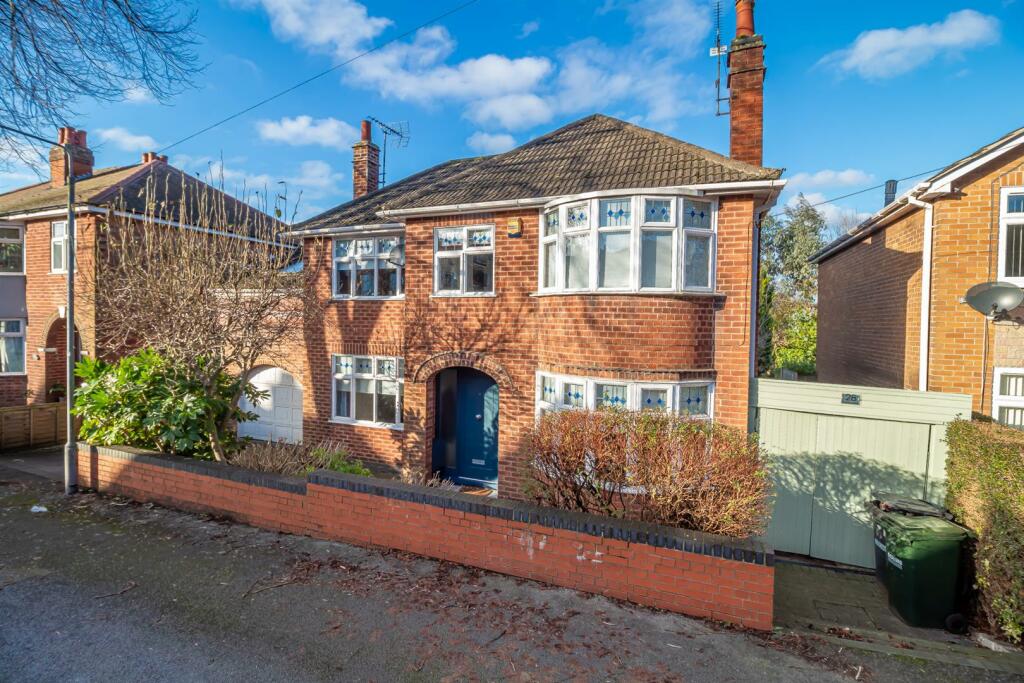 5 bedroom detached house for sale in Northcliffe Avenue, Mapperley