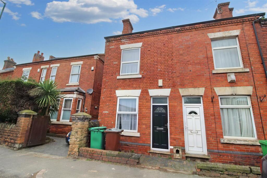 3 bedroom terraced house for sale in Arnold Road, Basford, Nottingham, NG6