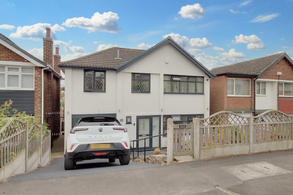 4 bedroom detached house for sale in Revelstoke Way, Rise Park