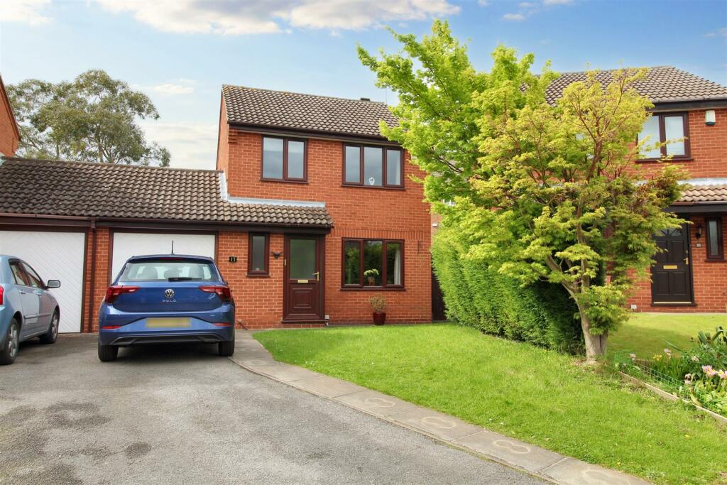 3 bedroom detached house for sale in Ganton Close, Mapperley, Nottingham, NG3