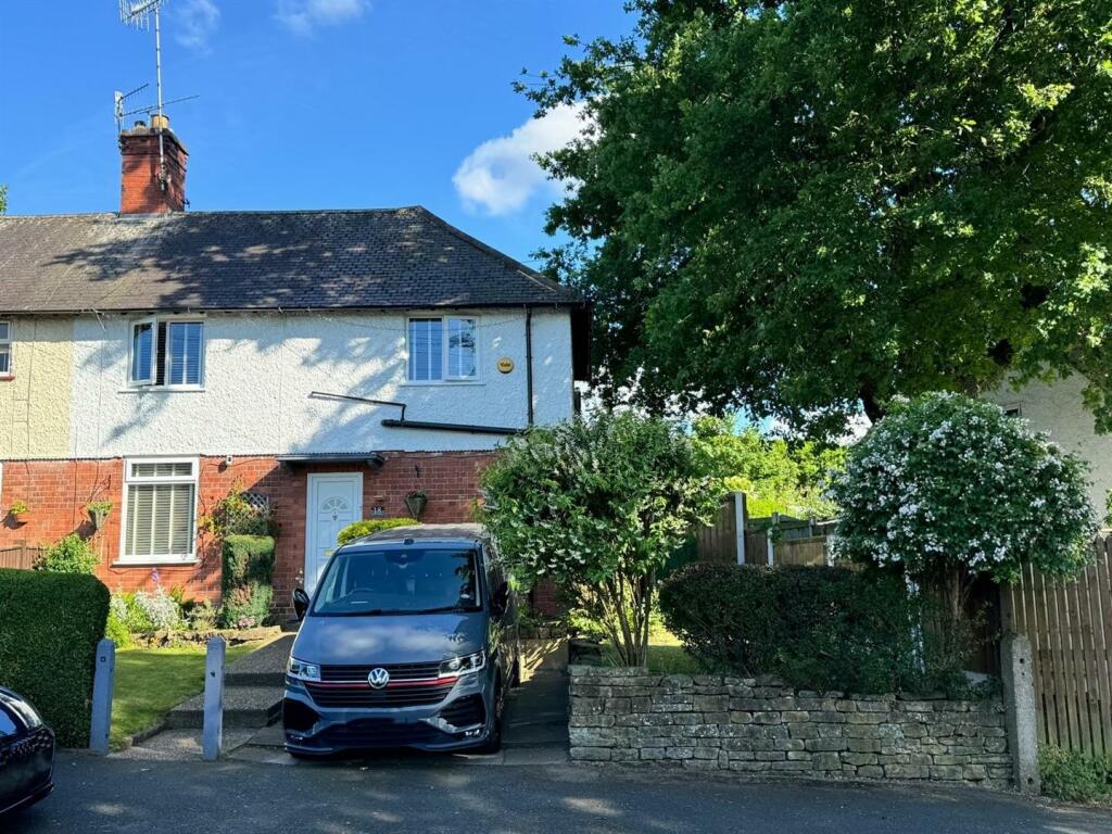 3 bedroom semidetached house for sale in Oxton Avenue, Sherwood, Nottingham, NG5