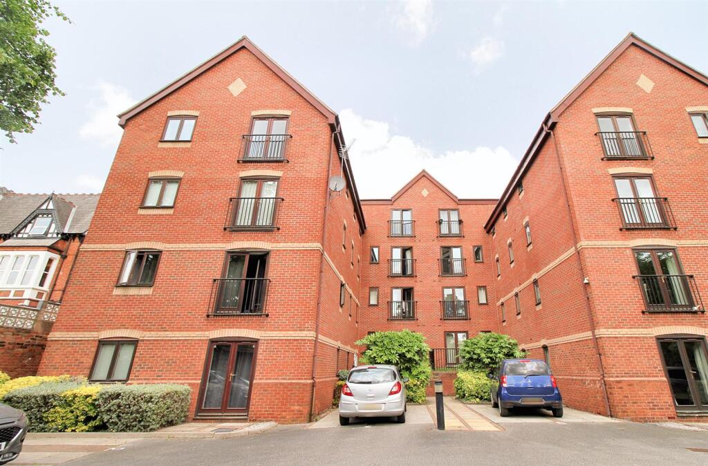 Main image of property: Vivian Avenue, Sherwood Rise, Nottingham