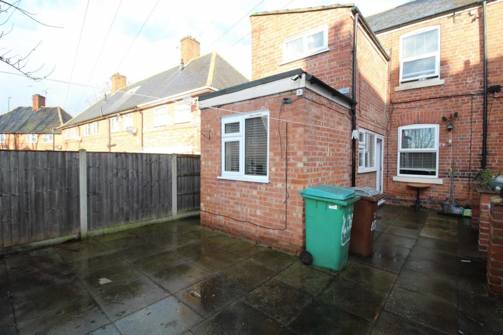 3 bedroom semidetached house for sale in Nottingham Road, Basford