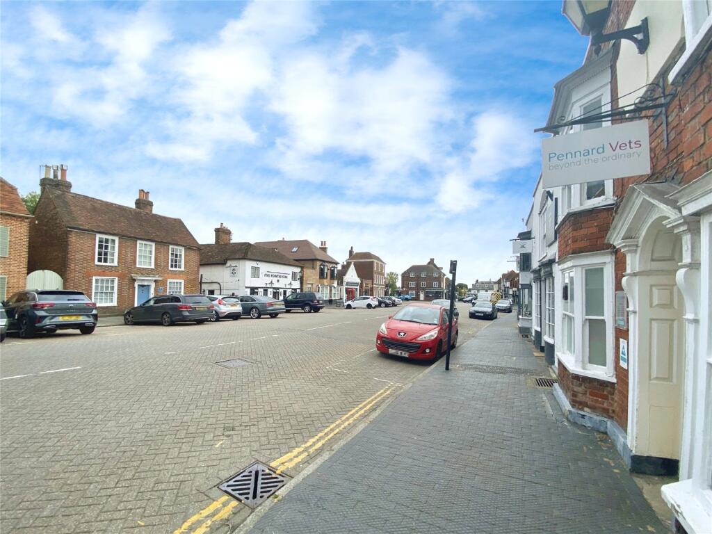 Main image of property: High Street, West Malling, Kent, ME19