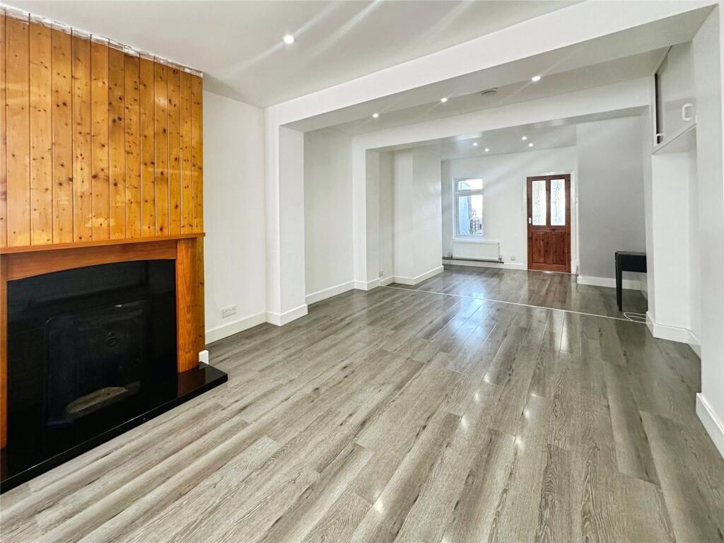 Main image of property: Malling Road, Snodland, Kent, ME6