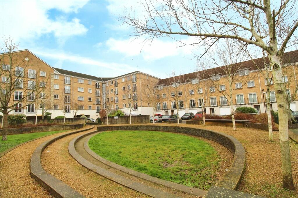 2 bedroom flat for rent in The Dell, Southampton, SO15