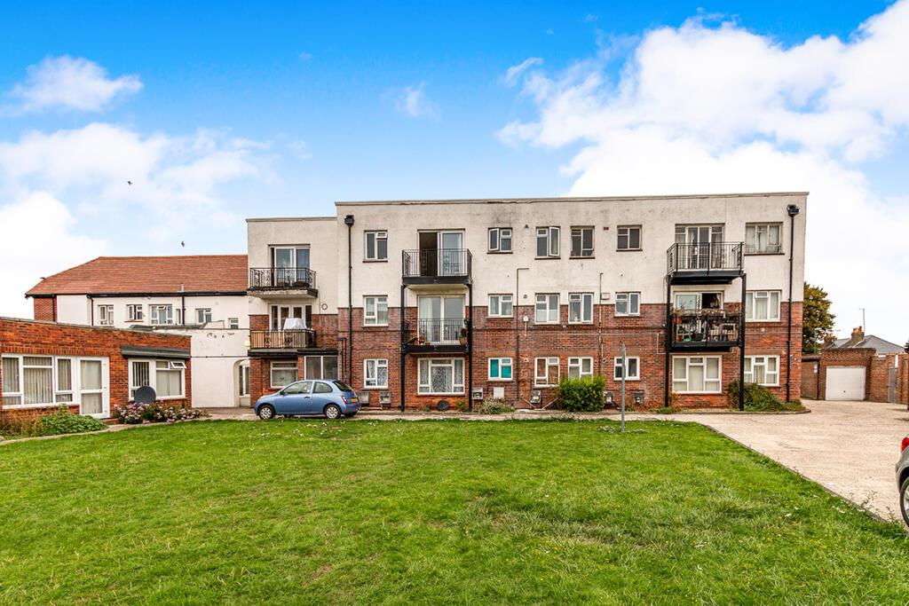Main image of property: Flat 42 Streete Court 22 Victoria D, Bognor Regis, West Sussex, PO21