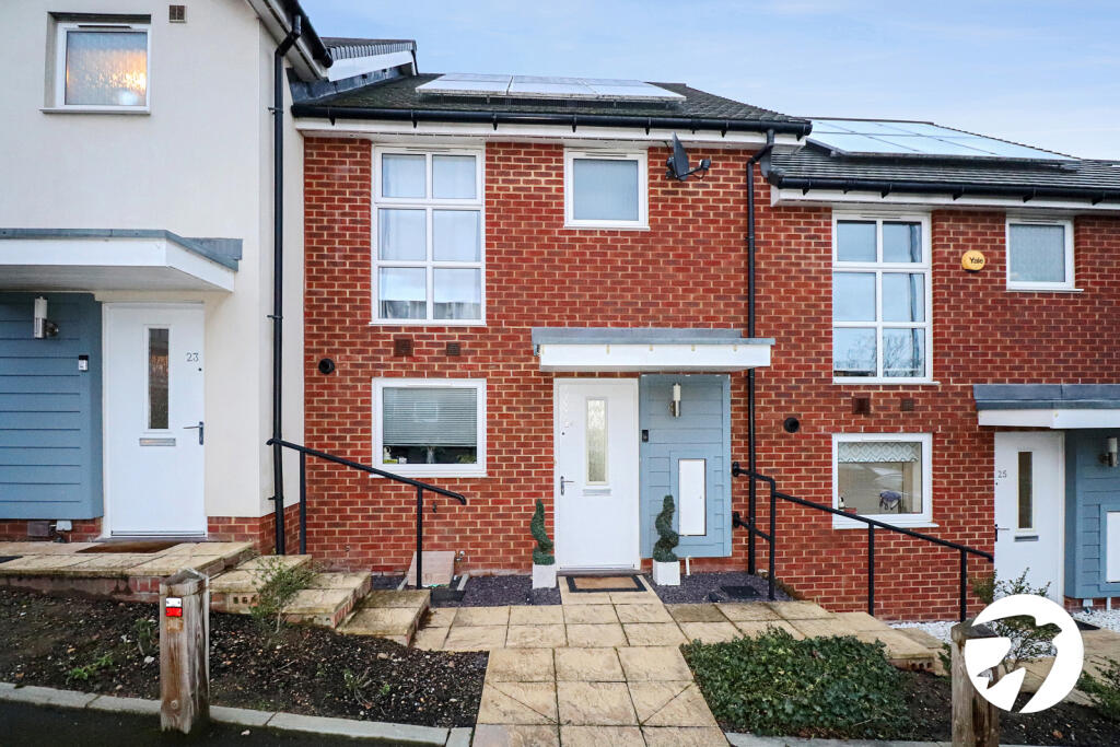 3 bedroom terraced house for sale in Morris Drive, Belvedere, DA17