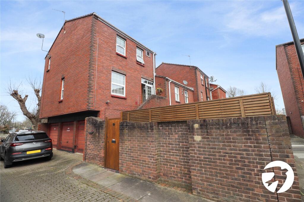 Main image of property: Parkway, Erith, DA18