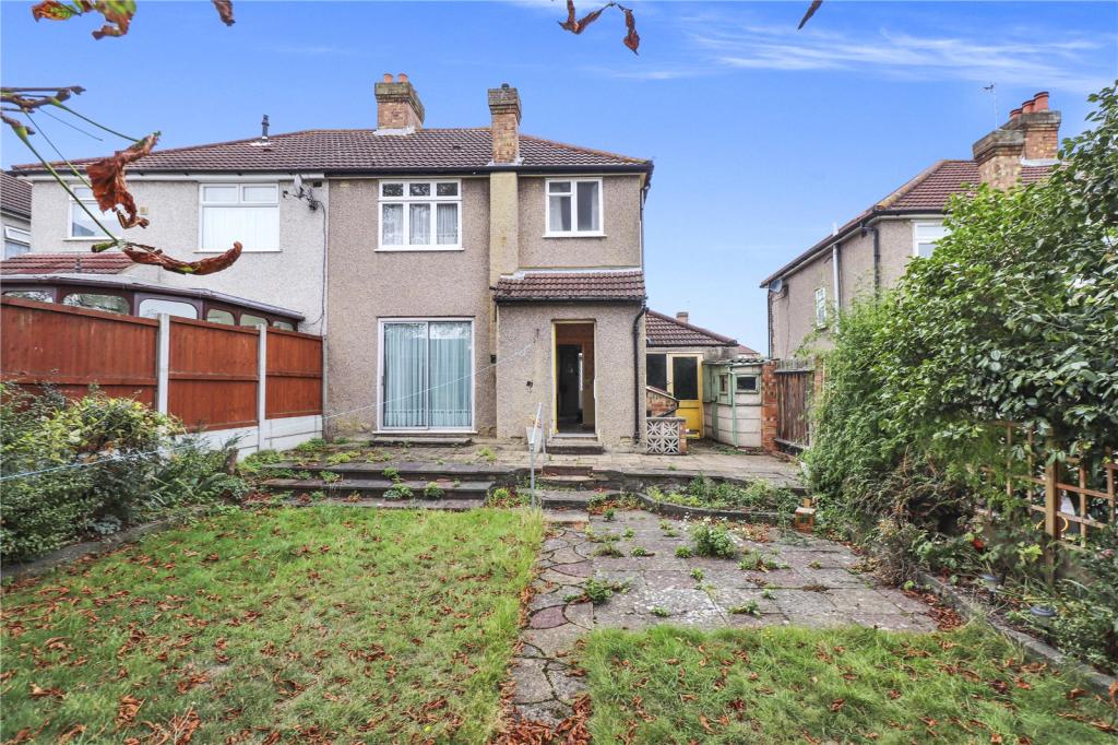 3 bedroom semidetached house for sale in Swaylands Road, Belvedere