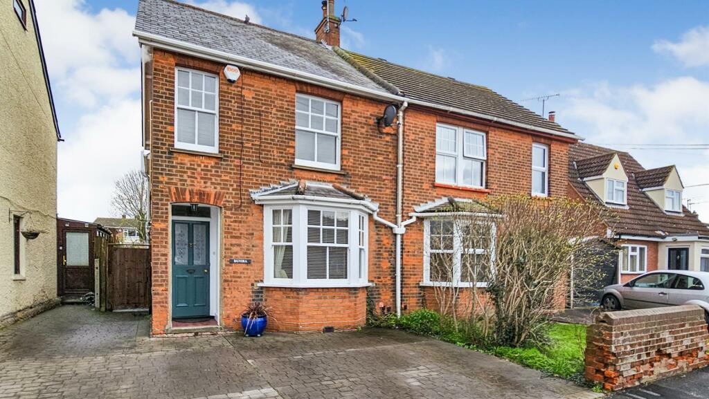 3 bedroom semidetached house for sale in Maldon Road, Hatfield Peverel, CM3