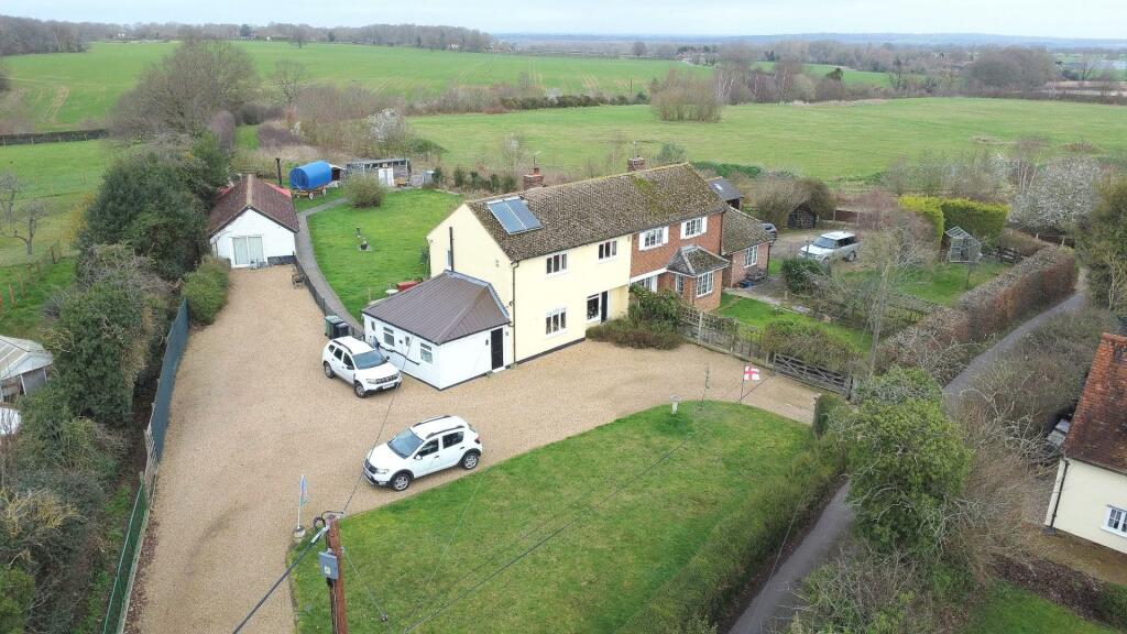 3 bedroom semidetached house for sale in Bryants Lane, Woodham