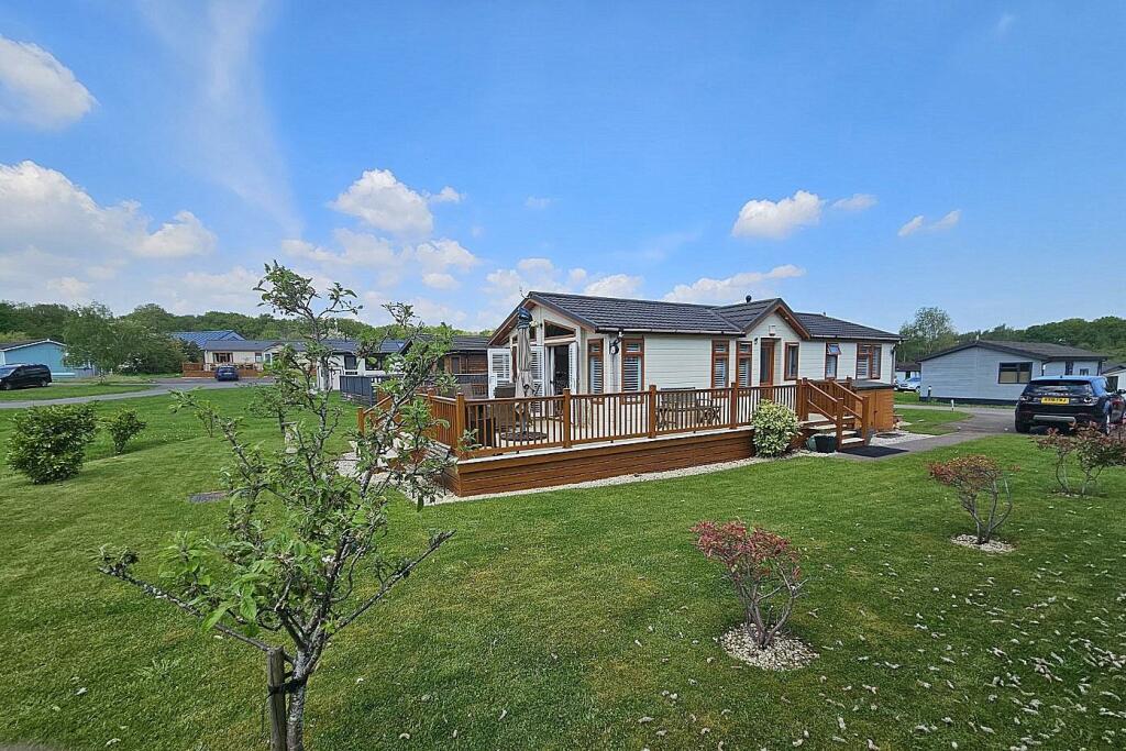 2 bedroom park home for sale in Warren Estate Lodges, Woodham Walter, Maldon, CM9