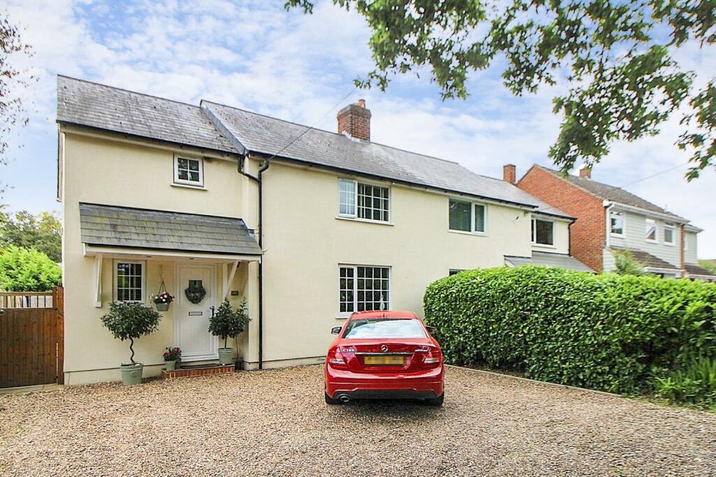 3 bedroom semidetached house for sale in Mill Lane, Danbury, CM3