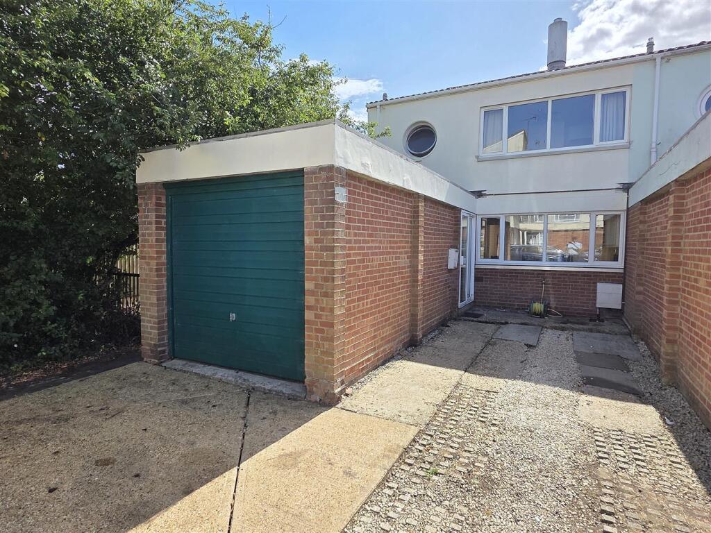 Main image of property: Fillioll Close, East Hanningfield