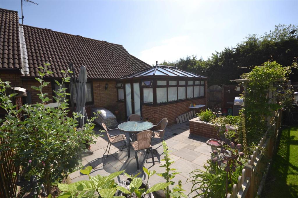 2 bedroom bungalow for sale in Alexander Mews, Sandon, CM2