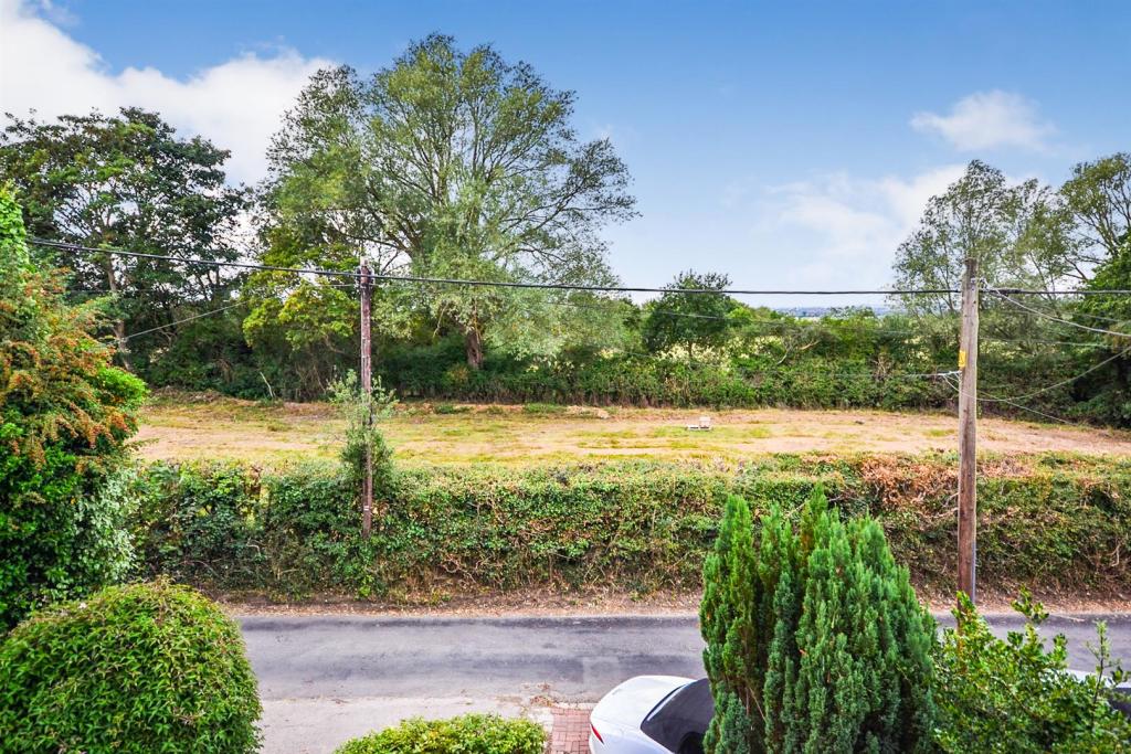 2 bedroom cottage for sale in Riffhams Lane, Danbury, CM3