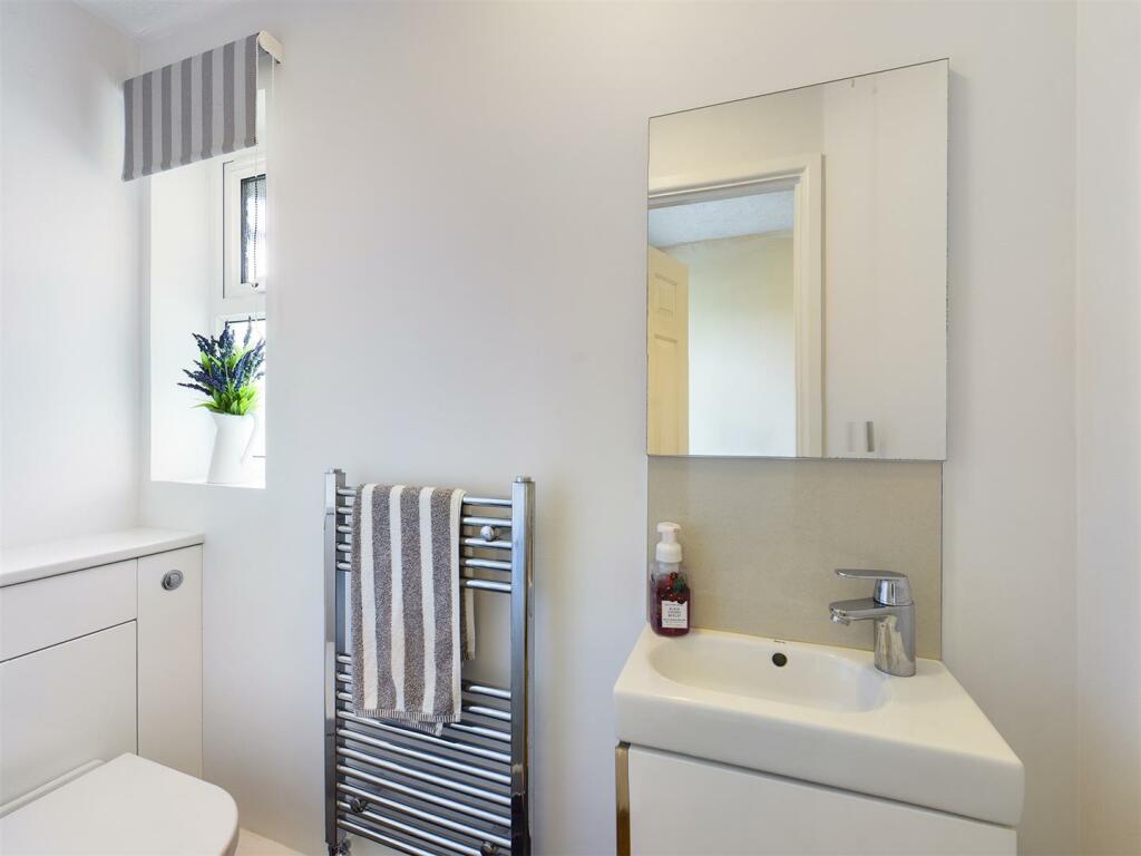 2 bedroom semidetached house for sale in Boleyn Close, Maidenbower, RH10