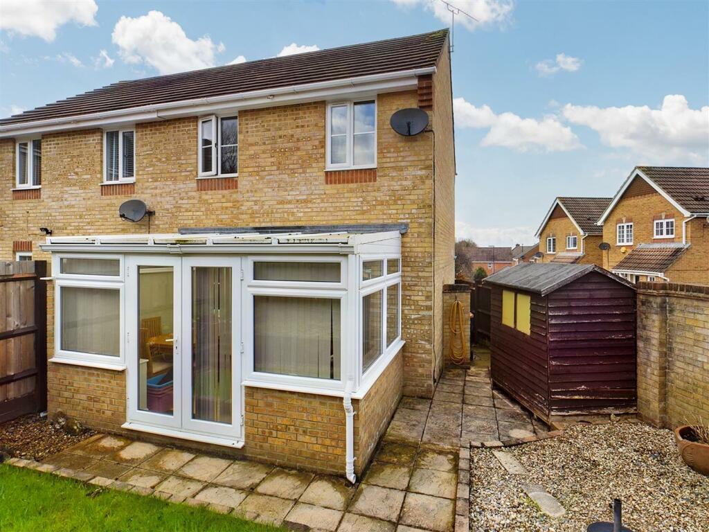 2 bedroom semidetached house for sale in Boleyn Close, Maidenbower, RH10
