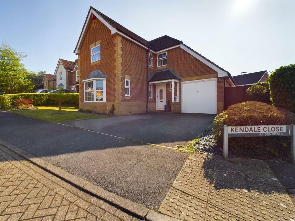 4 bedroom detached house for sale in Kendale Close, Maidenbower, RH10