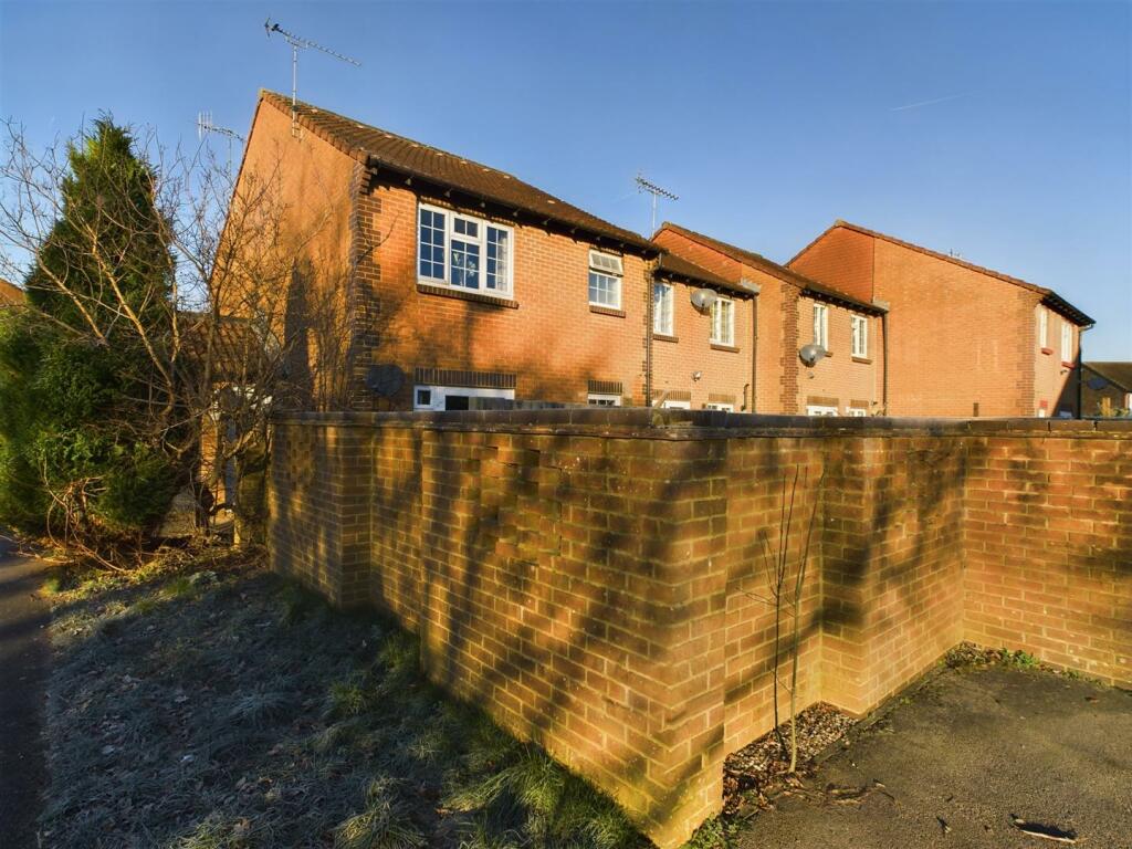 1 bedroom end of terrace house for sale in Stroudley Close, Maidenbower